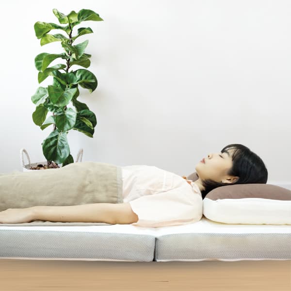 ที่นอนเพื่อสุขภาพ Teiraku mattress ขณะพับซ้อนกัน 3 ชั้น