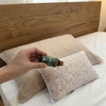 ไอเทมช่วยนอนหลับ กลิ่นหอม Hinoki บำบัดอาการนอนไม่หลับ สร้างความสดชื่นบนเครื่องนอนสุขภาพ